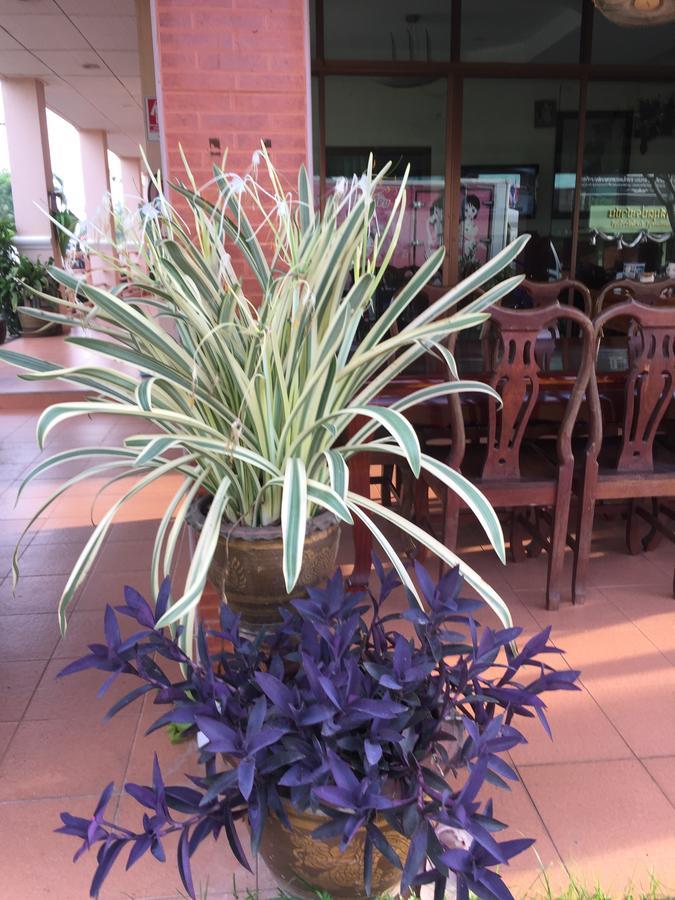 Poon Suk Hotel Kabin Buri Exterior foto