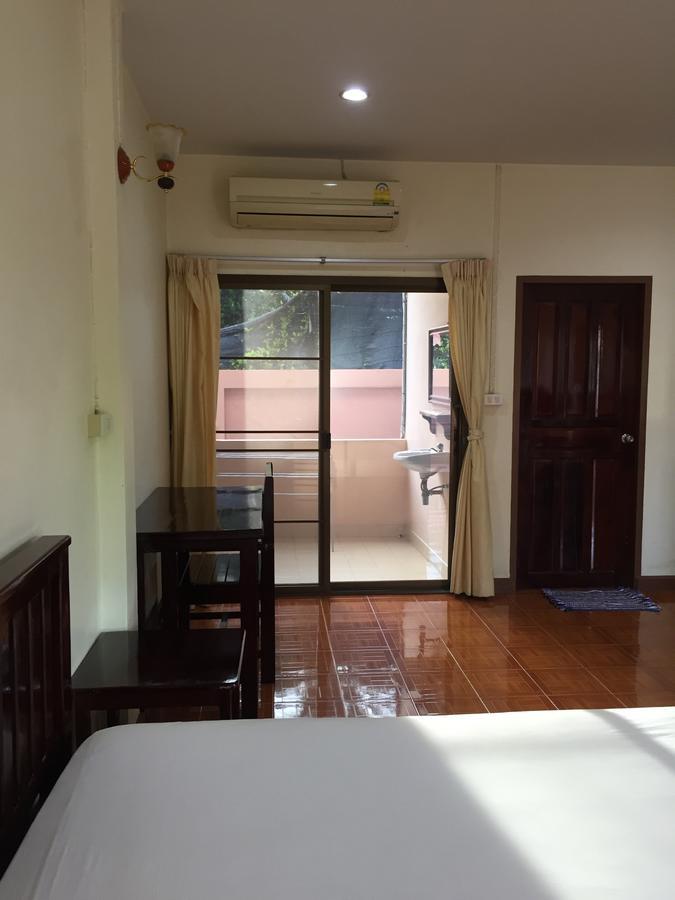 Poon Suk Hotel Kabin Buri Exterior foto