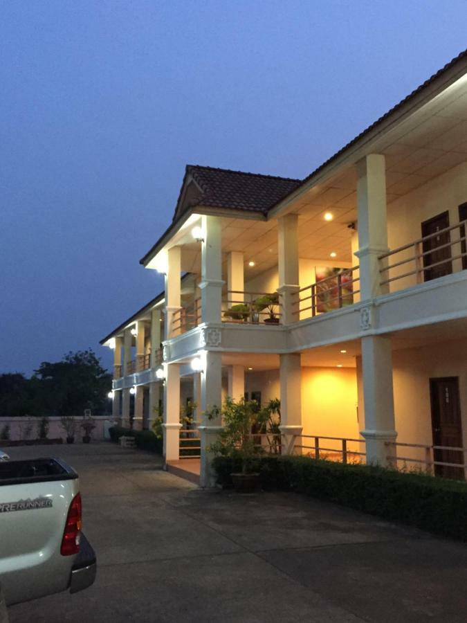 Poon Suk Hotel Kabin Buri Exterior foto